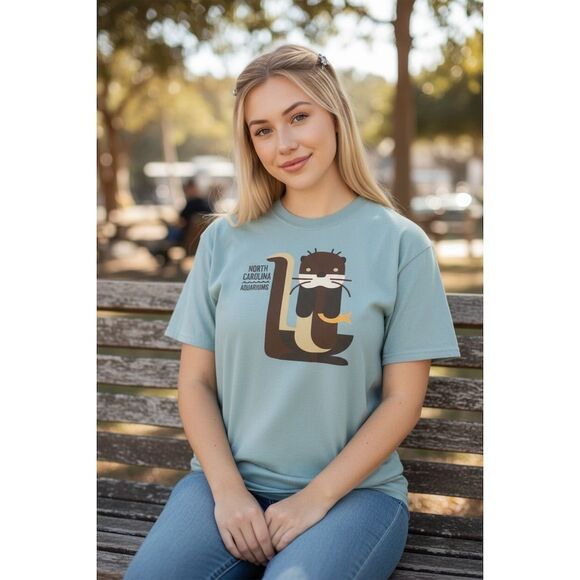 North Carolina Aquariums Otter Graphic Unisex T-Shirt Blue XL - Picture 2 of 3